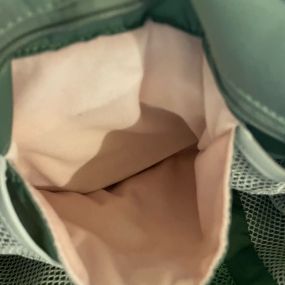 Y2K Nike Green and White Crossbody Square Duffel Bag for Versatile Use - Picture 9 of 13